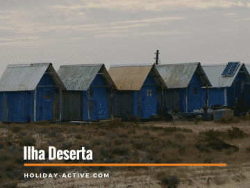 Casas de arrumos de escadores na lha Deserta