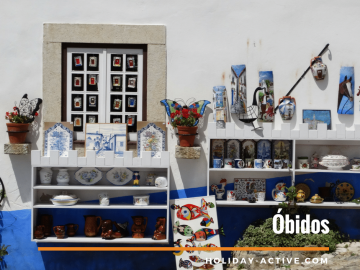 Souvenirs na rua da vila de Óbidos em O que visitar em Óbidos