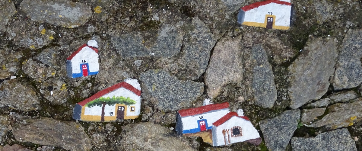 Casas pintadas de Sensa Lopes em Evora monte