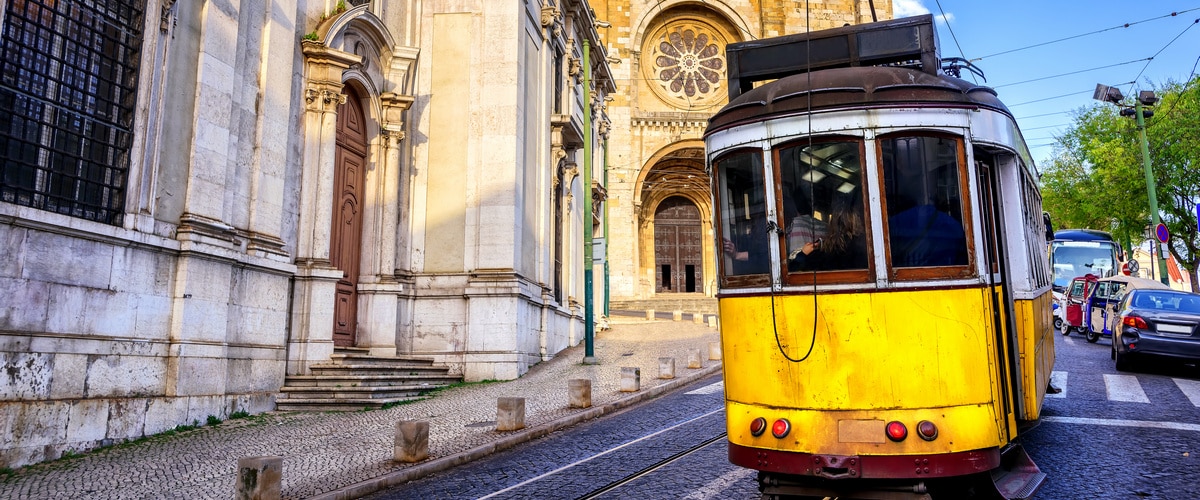 gettiing around lisbon by tram