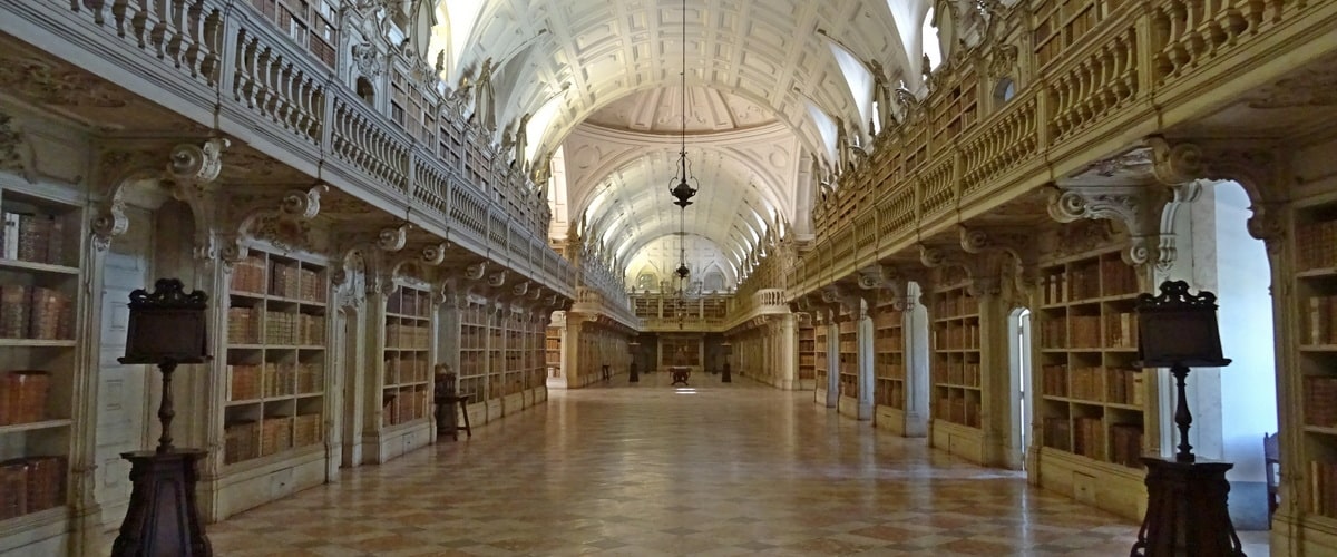 The Magnificient Library of the National Palace of Mafra