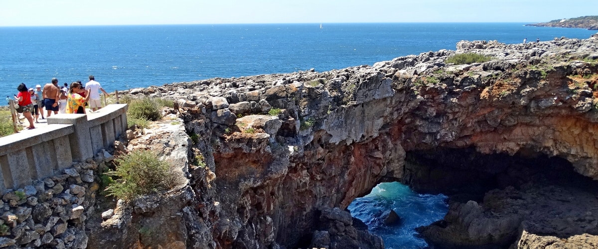 What to visit in Cascais: Boca do Inferno ou Devil's mouth, a rock formation