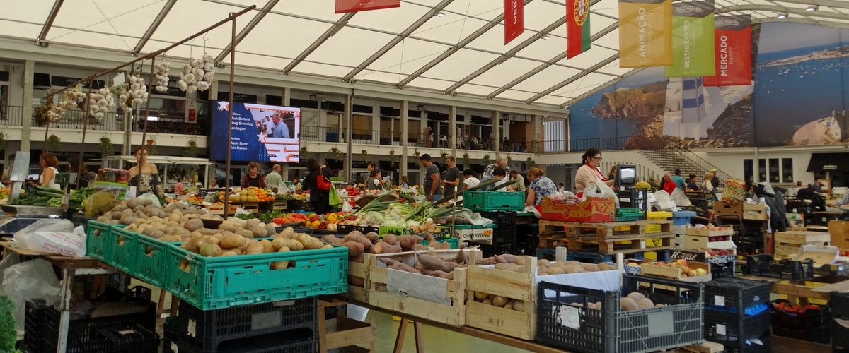 What to do in Cascais> Visit the Cascais Market on Saturdays for fresh produces